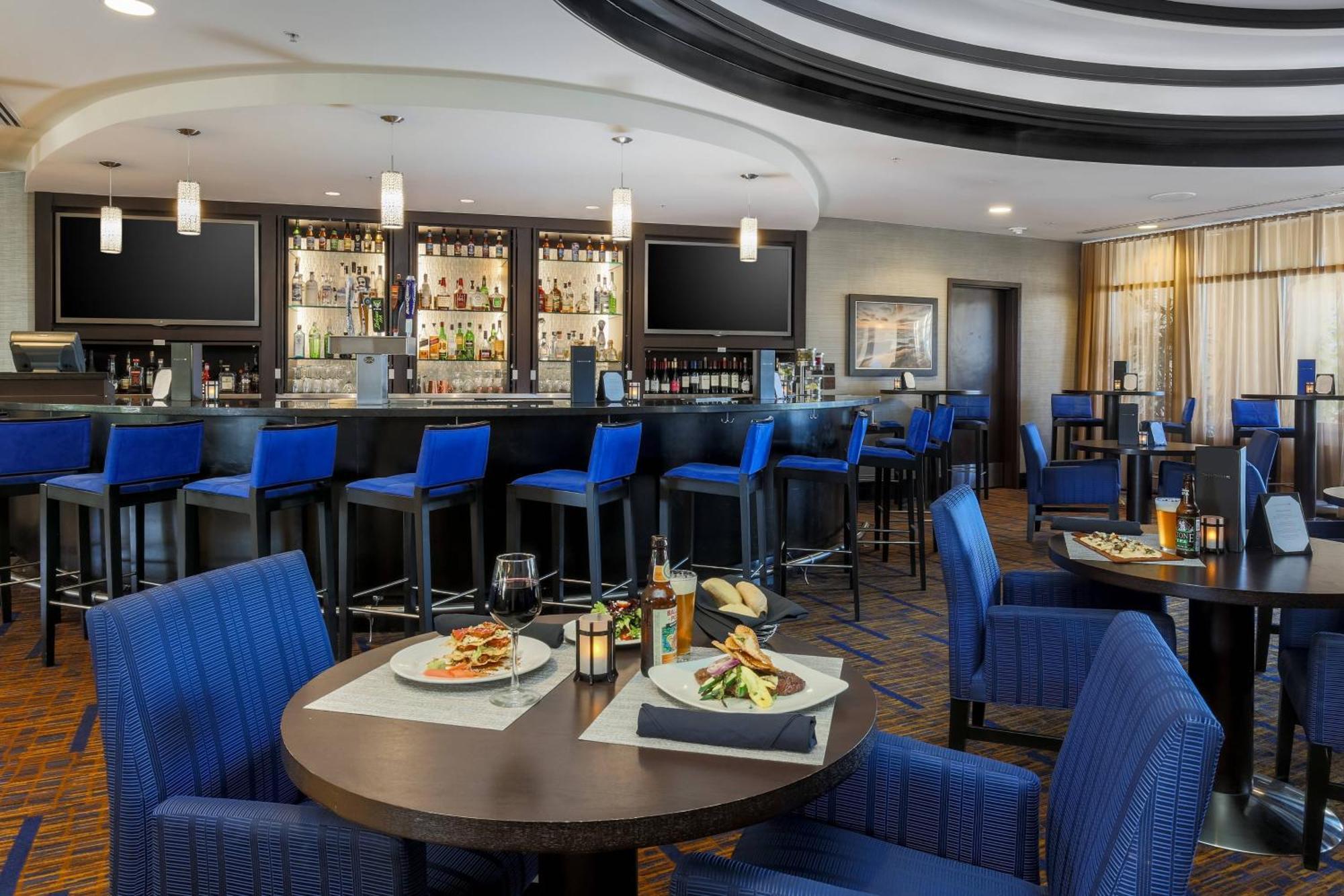Courtyard San Diego Airport/Liberty Station Экстерьер фото