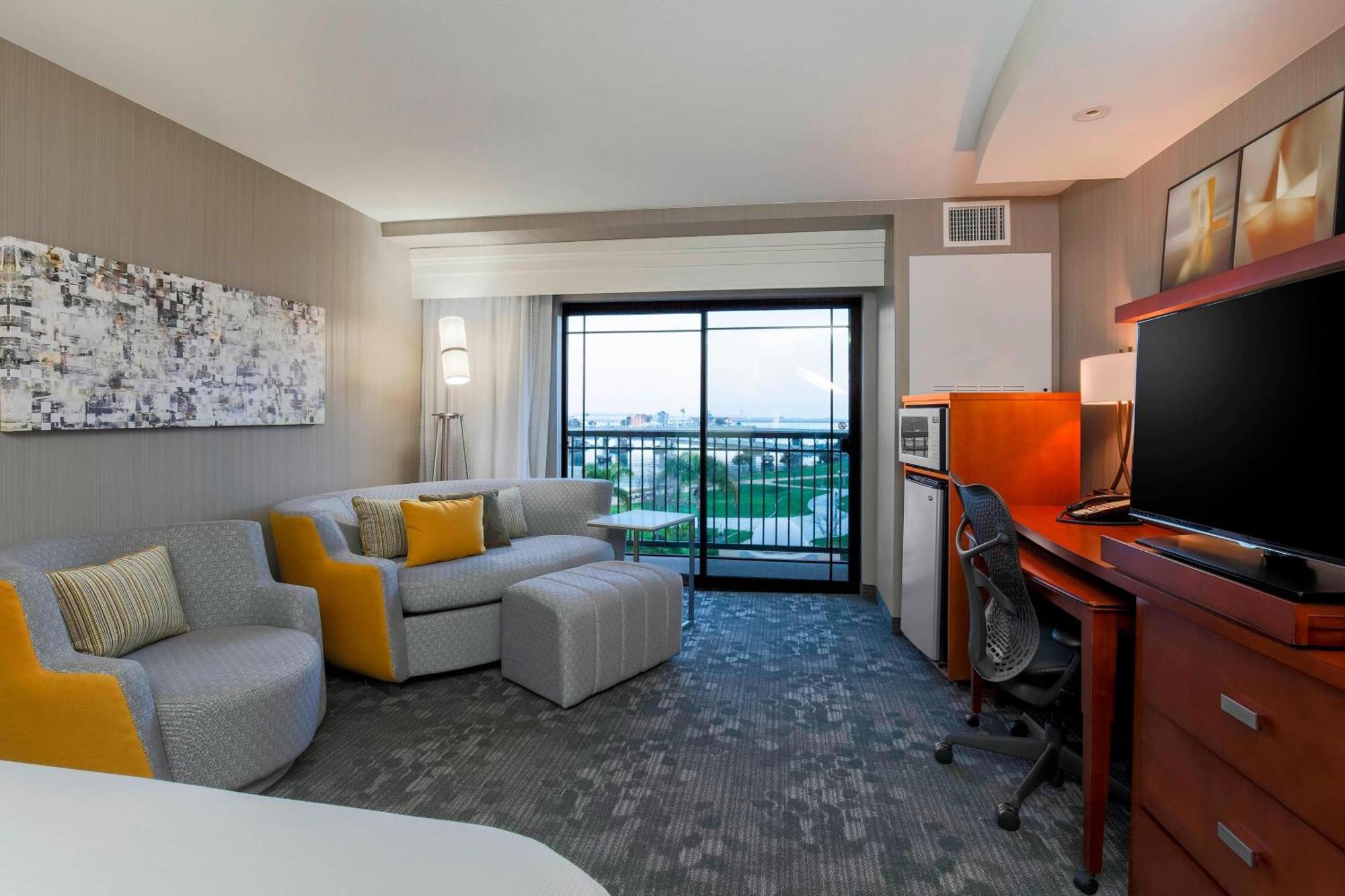 Courtyard San Diego Airport/Liberty Station Экстерьер фото