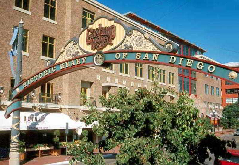 Courtyard San Diego Airport/Liberty Station Экстерьер фото