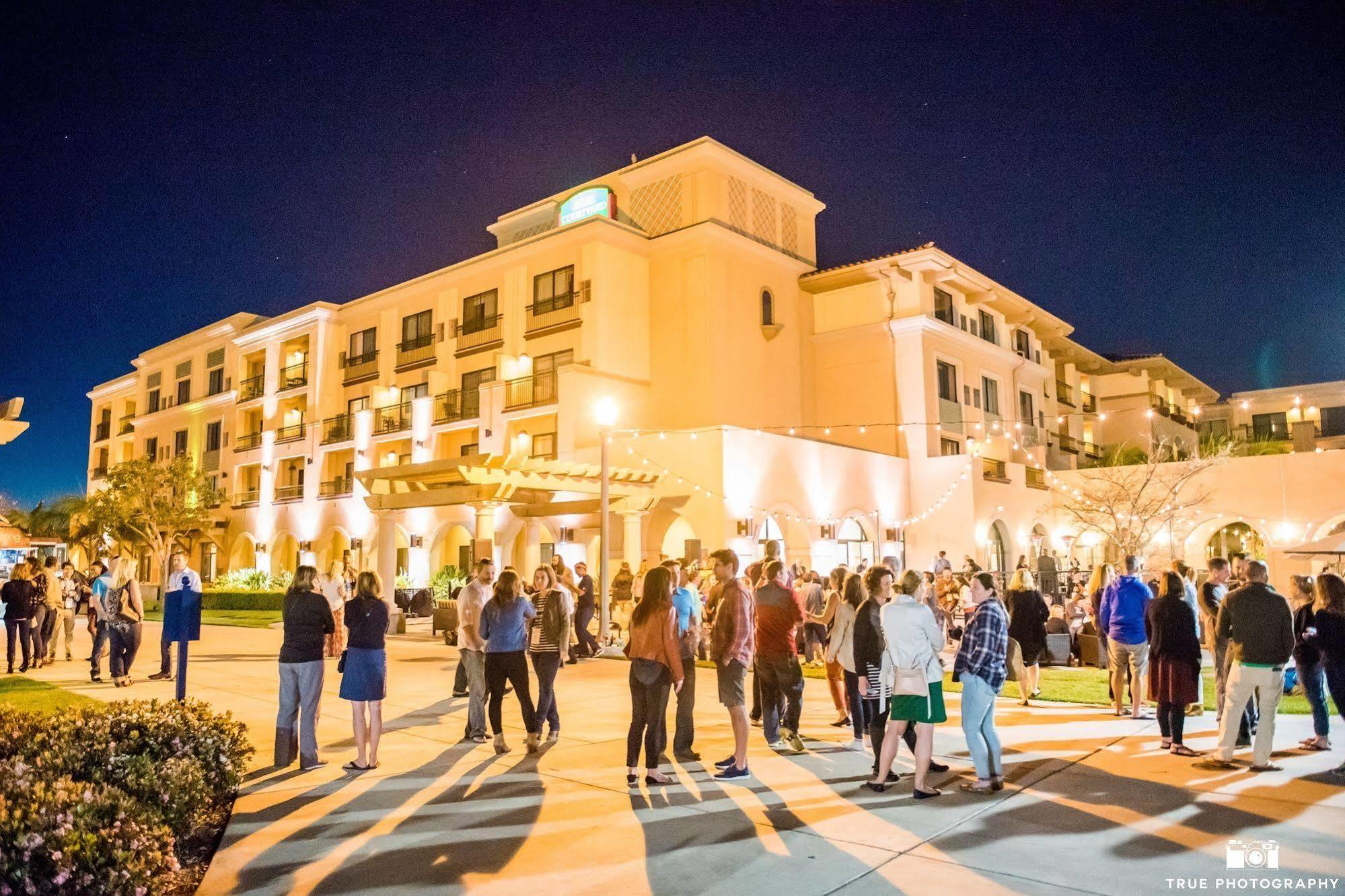 Courtyard San Diego Airport/Liberty Station Экстерьер фото